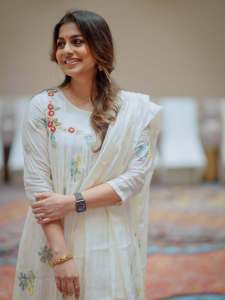 meera-nandan-in-simple-churidar-designs-photos-002