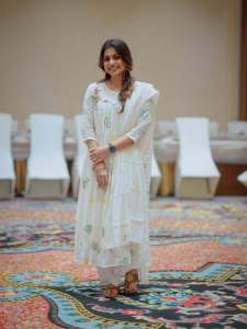 meera-nandan-in-simple-churidar-designs-photos-005