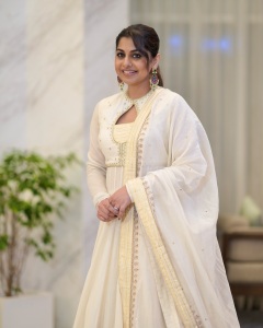 meera-nandan-in-white-colour-dress-ideas-photos-009