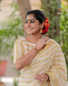 meera-nandan-latest-onam-2021-photos-in-Kerala-saree-002