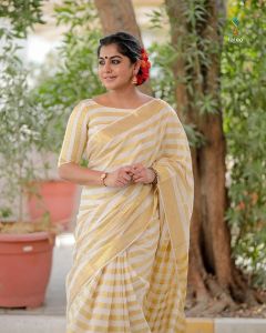meera-nandan-latest-onam-2021-photos-in-Kerala-saree-007
