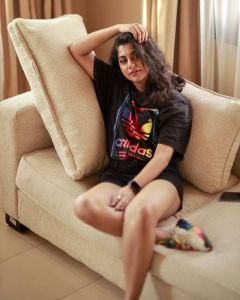 meera-nandan-latest-photos-in-black-t-shirt-0312-001