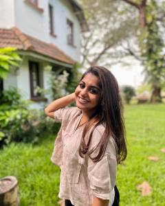 meera-nandan-new-photos-at-dubai-2022-003