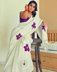meera-nandan-new-photos-at-dubai-2022-015