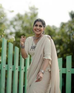 meera-nandan-new-photos-shoot-images-013