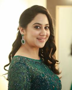 actress-miya-george-photos-in-green-gown-001