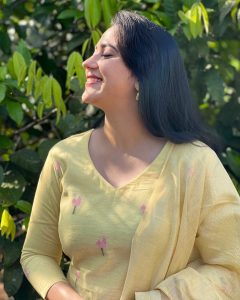 mia-george-in-calming-shade-dress-photos