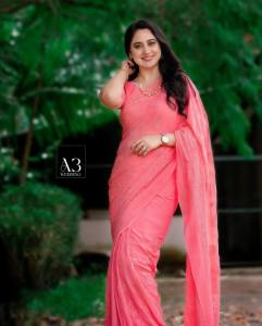 mia-george-in-pink-saree-look