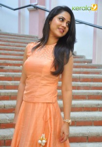 mia-george-latest-photos-02938-02932