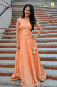 mia-george-latest-photos-02938-03910