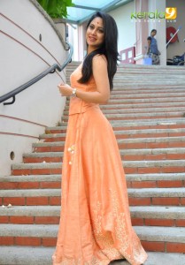mia-george-latest-photos-02938-04312