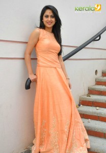 mia-george-latest-photos-02938-04479