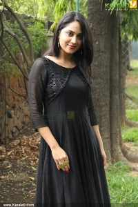 mia-george-latest-photos-100-01380