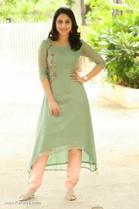 mia-george-latest-photos-11010