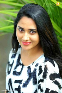 mia-george-latest-photos-112-00580
