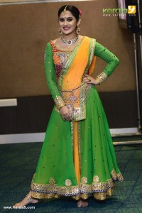 mia-george-latest-photos-121-00341
