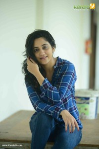 mia-george-latest-stills-000-00366