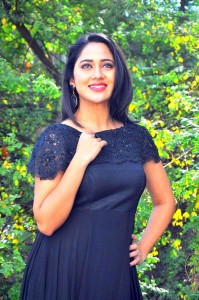 mia-george-latest-stills-333-00318