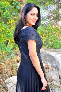mia-george-latest-stills-333-00650