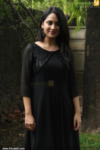 mia-george-latest-stills-517-00127