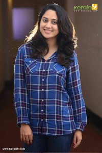 mia-george-latest-stills-666-00782
