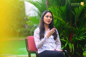mia-george-latest-stills-909-00440