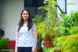 mia-george-latest-stills-909-00778