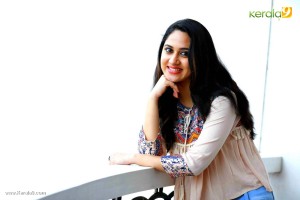 mia-george-latest-stills-998-00318