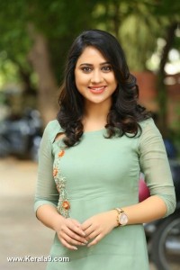 mia-george-latest-stills-999-00120