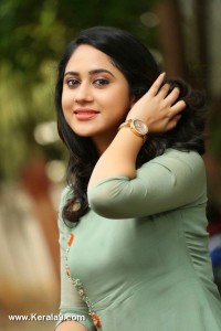 mia-george-latest-stills-999-00385