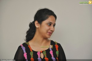mia-george-latest-stills44-00128