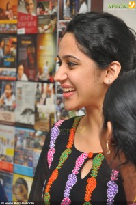 mia-george-latest-stills44-00493