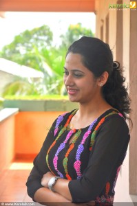 mia-george-latest-stills44-00818