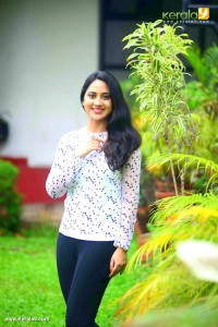 mia-george-stills-12367