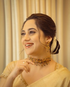 miya-george-in-golden-clour-saree-photos