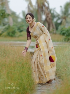 miya-george-in-kerala-saree-photos-latest-006