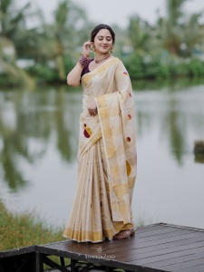 miya-george-in-kerala-saree-photos-latest-008