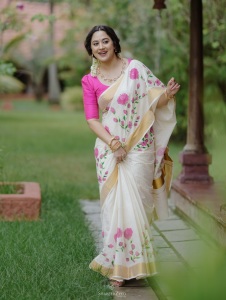 miya-george-in-kerala-saree-photos-latest