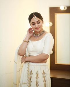miya-george-in-white-colour-lehenga-latest-images-003