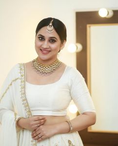 miya-george-in-white-colour-lehenga-latest-images