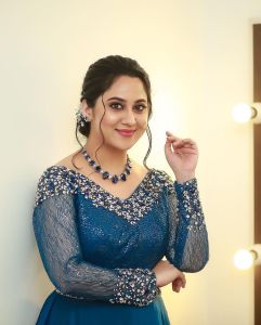 miya-george-photos-in-blue-gown-new-002