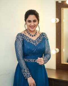 miya-george-photos-in-blue-gown-new-005