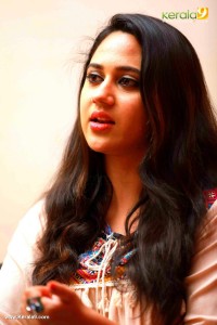 miya-george-stills-999-00347
