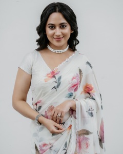 miya-george-white-floral-saree-photos-001