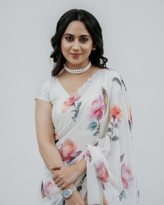 miya-george-white-floral-saree-photos