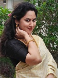 miya-george-in-kerala-saree-with-simple-and-traditional-style-photos-001