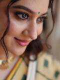 miya-george-in-kerala-saree-with-simple-and-traditional-style-photos-006