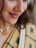 miya-george-in-kerala-saree-with-simple-and-traditional-style-photos-007