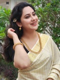 miya-george-in-kerala-saree-with-simple-and-traditional-style-photos