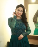 actress-miya-george-photos-in-green-gown-004